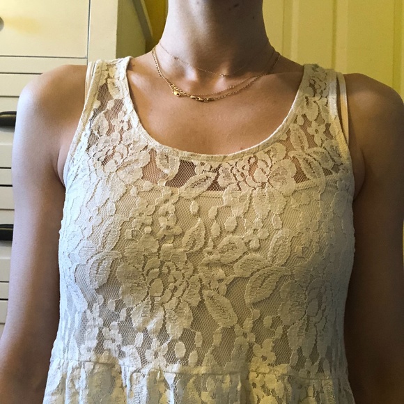 Adorable Lace dress which fits and XS - Picture 7 of 7